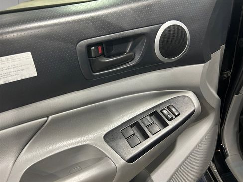 Used 2014 Toyota Tacoma 4x4 Double Cab image 11