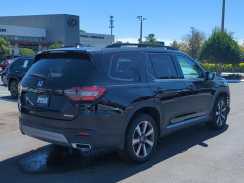 Used 2023 Honda Pilot Touring image 5