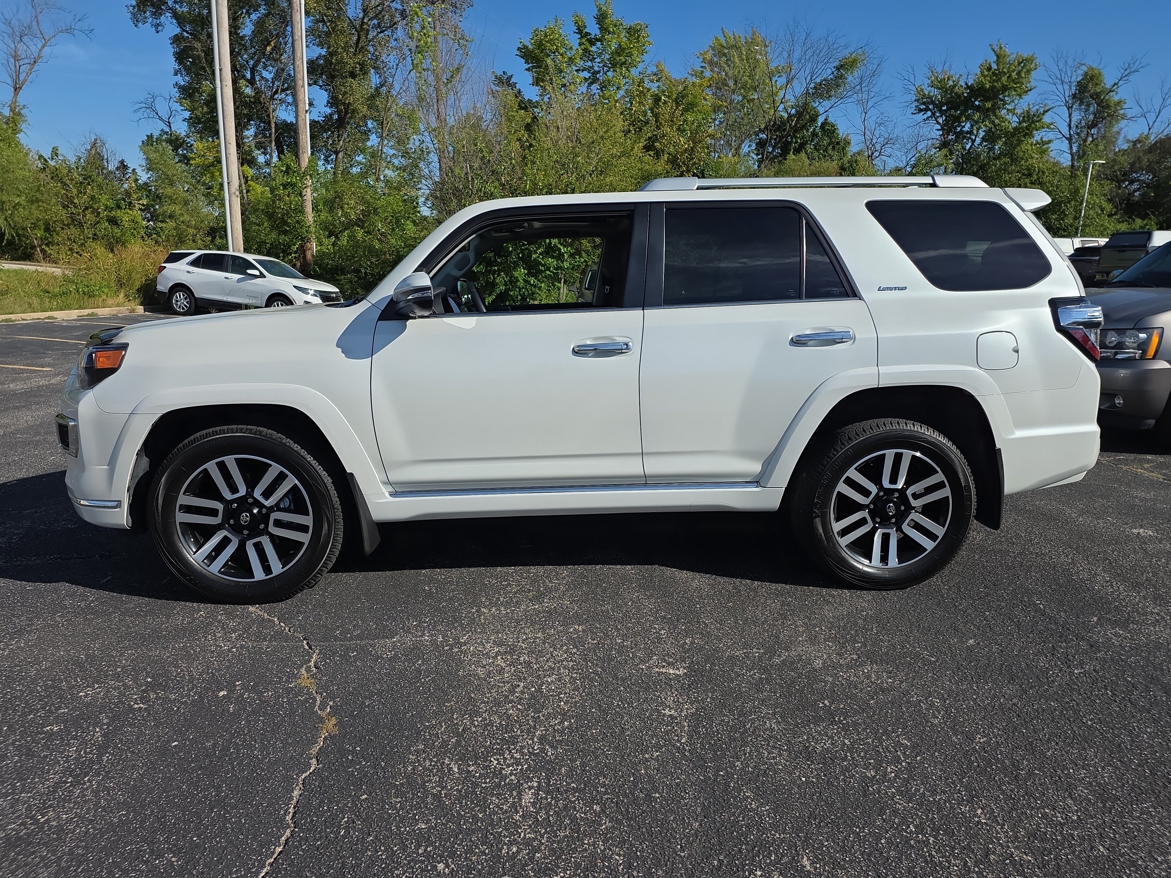 Used 2024 Toyota 4Runner Limited AWD/4WD image 7
