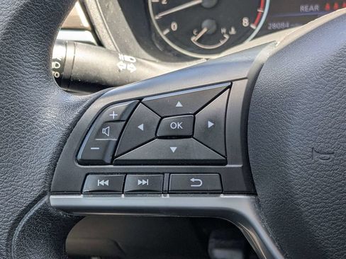 Used 2025 Nissan Altima 2.5 SV FWD image 21