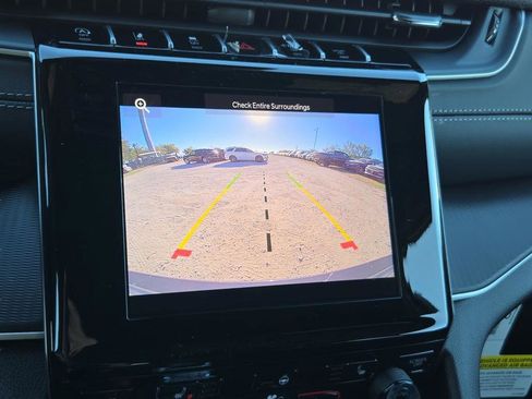 New 2025 Jeep Grand Cherokee Laredo X w/ Luxury Tech Group I AWD/4WD image 35