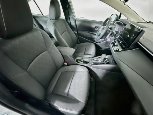 Used 2025 Toyota Corolla LE FWD image 29