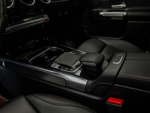 Used 2020 Mercedes-Benz GLB 250 4MATIC image 25