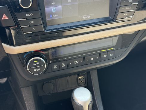 Used 2016 Toyota Corolla LE FWD image 22