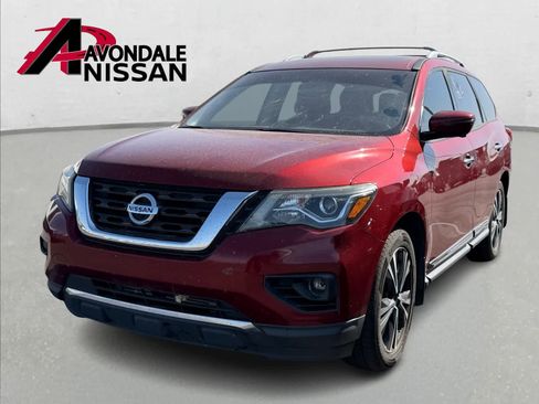 Used 2018 Nissan Pathfinder Platinum image 2