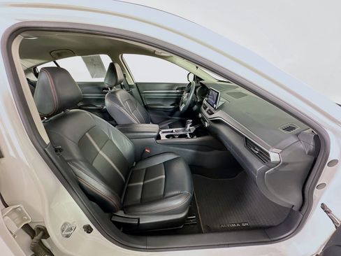 Used 2024 Nissan Altima 2.5 SR image 31