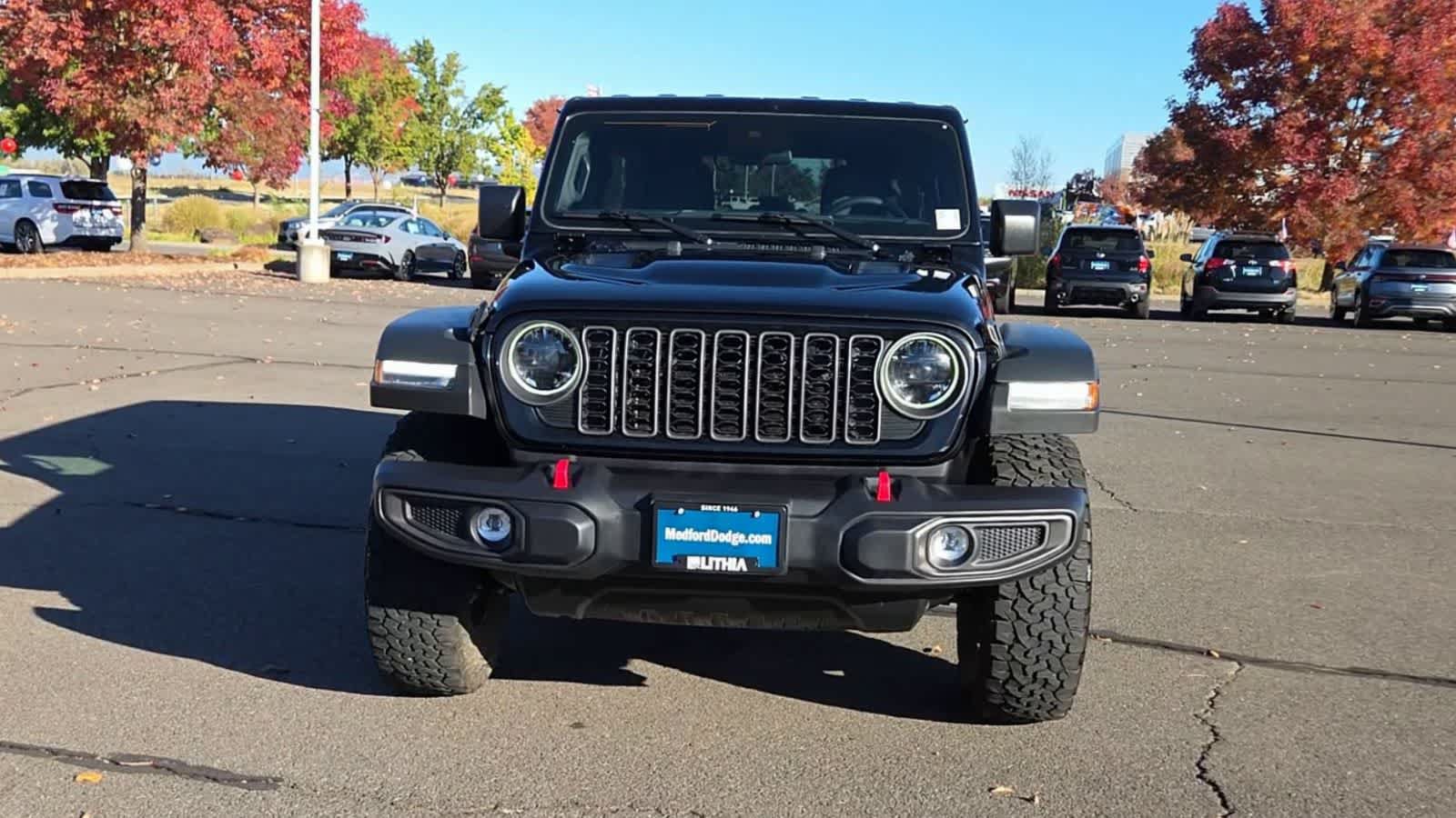 Used 2025 Jeep Wrangler Unlimited Rubicon AWD/4WD image 3