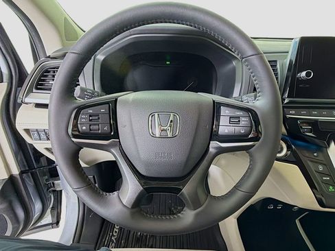 Used 2026 Honda Odyssey Touring image 14