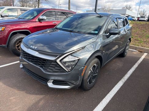 Used 2023 Kia Sportage LX image 4
