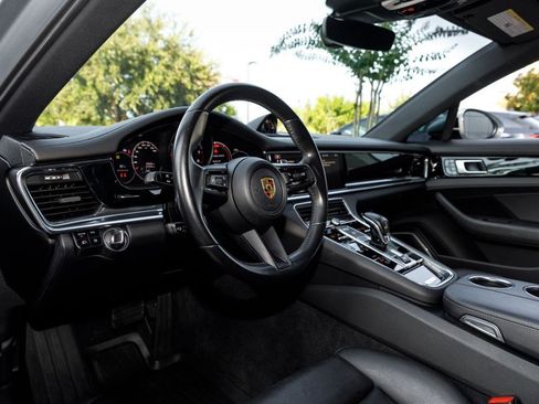 Used 2021 Porsche Panamera image 22