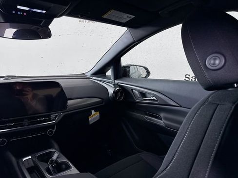 New 2026 Chevrolet Equinox EV LT image 24