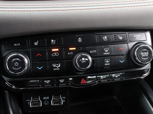 Used 2022 Dodge Durango R/T w/ Blacktop Package image 30