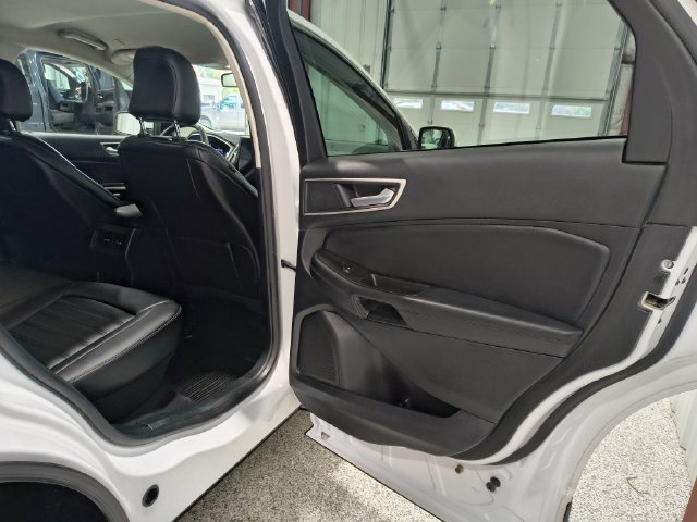 Used 2021 Ford Edge SEL w/ Convenience Package AWD/4WD image 19