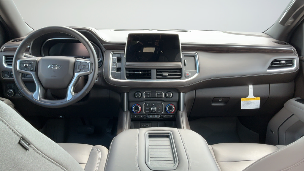 Used 2023 Chevrolet Tahoe Z71 w/ Luxury Package AWD/4WD image 7