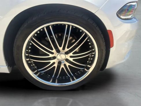Used 2015 Dodge Charger SE RWD image 29