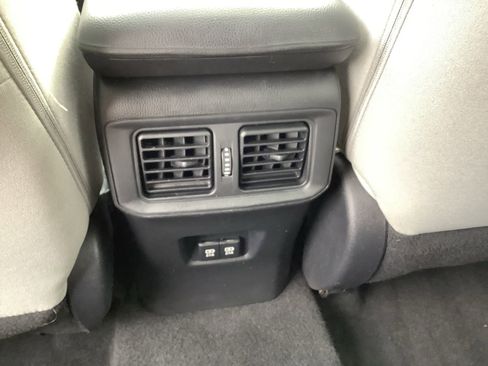 Used 2021 Toyota RAV4 XLE w/ Convenience Package image 11