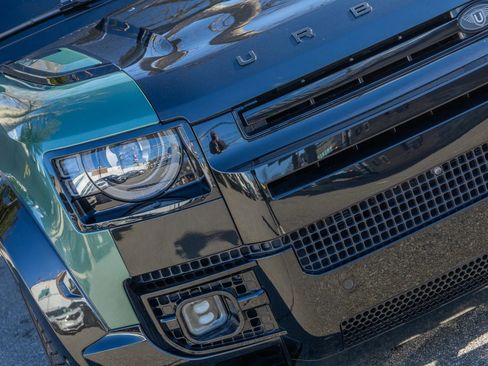 Used 2024 Land Rover Defender 110 V8 image 12