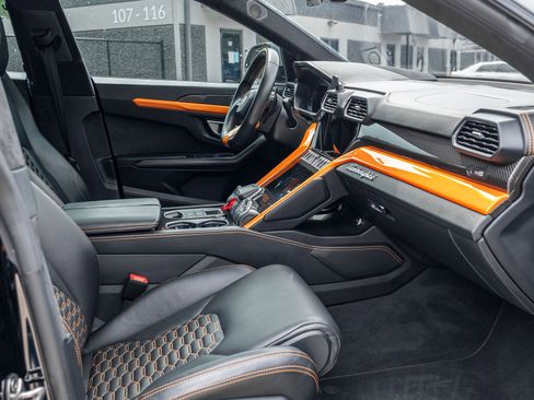 Used 2020 Lamborghini Urus AWD/4WD image 37