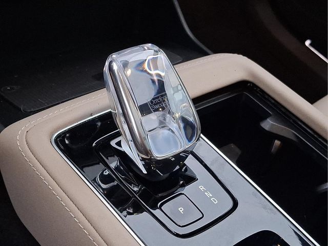 Certified 2026 Volvo XC90 B6 Plus AWD/4WD image 13