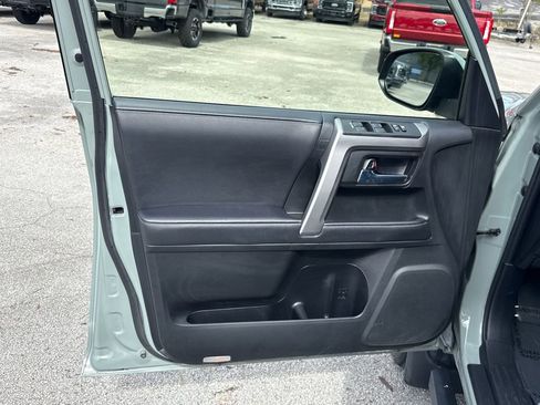 Used 2022 Toyota 4Runner TRD Sport w/ Technology Package image 13