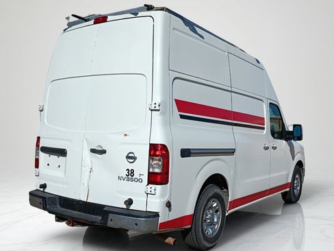 Used 2018 Nissan NV 3500 SL w/ Navigation Package image 3