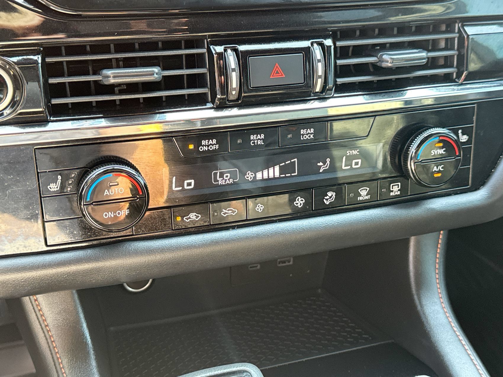Used 2024 Nissan Pathfinder Rock Creek AWD/4WD image 18