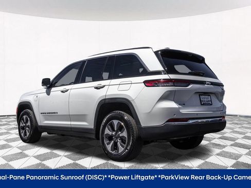 Used 2022 Jeep Grand Cherokee Limited 4xe w/ Luxury Tech Group II AWD/4WD image 9