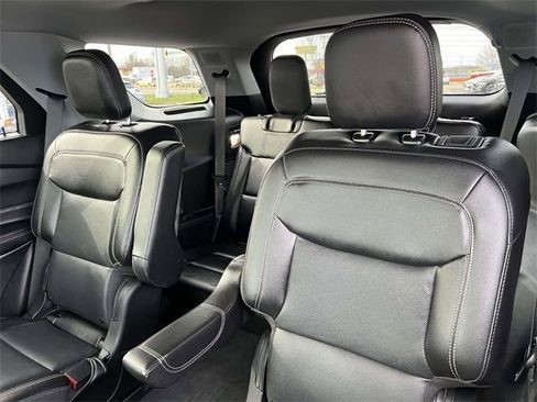 Certified 2022 Ford Explorer Limited w/ Equipment Group 301A image 27