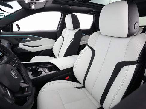 Used 2024 Acura ZDX A-Spec image 7