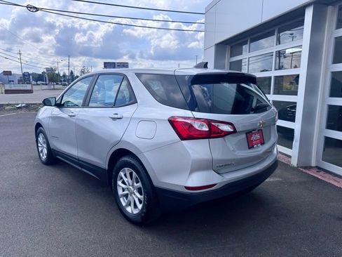 Used 2020 Chevrolet Equinox LS w/ LPO, Floor Liner Package FWD image 3