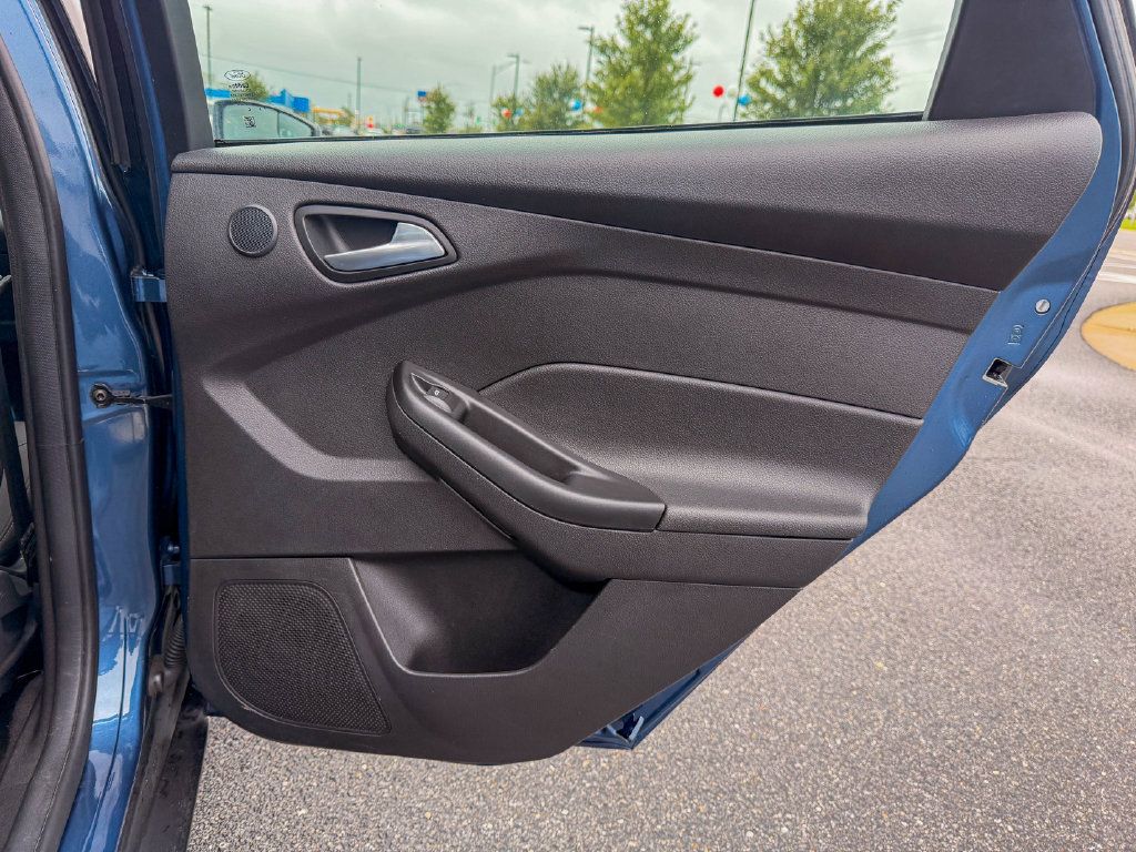 Used 2018 Ford Focus SEL FWD image 13