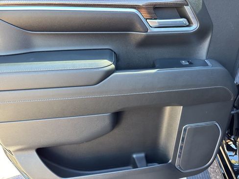 Used 2023 Chevrolet Silverado 1500 RST w/ Z71 Off-Road Package image 8