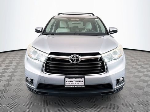 Used 2015 Toyota Highlander Plus AWD/4WD image 2