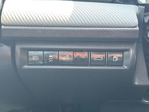 Used 2025 Toyota Camry SE w/ Convenience Package image 30