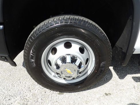 Used 2025 Chevrolet Silverado 3500 W/T AWD/4WD image 61