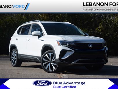 Used 2022 Volkswagen Taos SE w/ Panoramic Sunroof Package