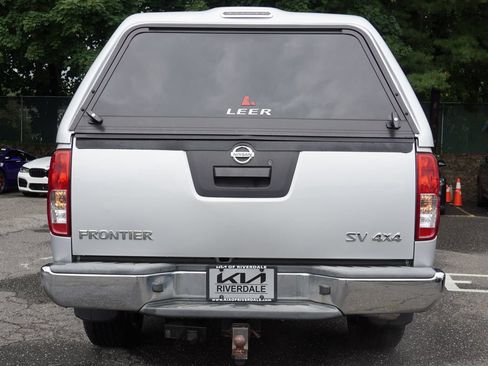Used 2014 Nissan Frontier SV AWD/4WD image 6