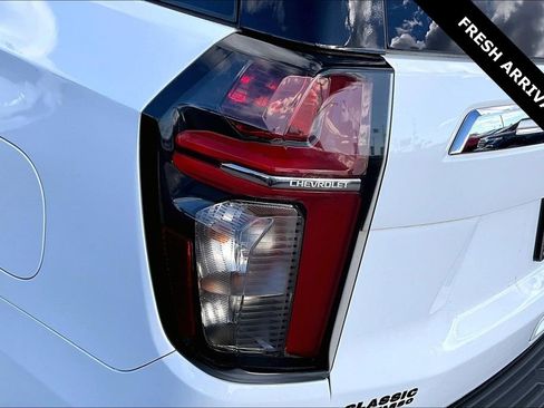 Used 2023 Chevrolet Suburban Premier image 22