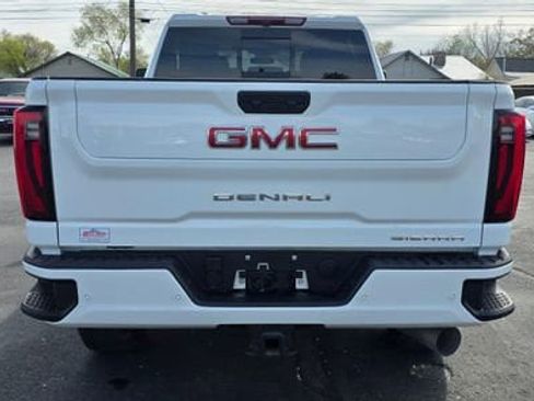 Used 2025 GMC Sierra 3500 Denali AWD/4WD image 5