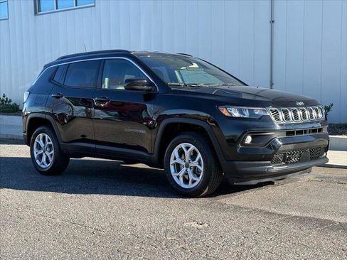 Certified 2025 Jeep Compass Latitude image 1