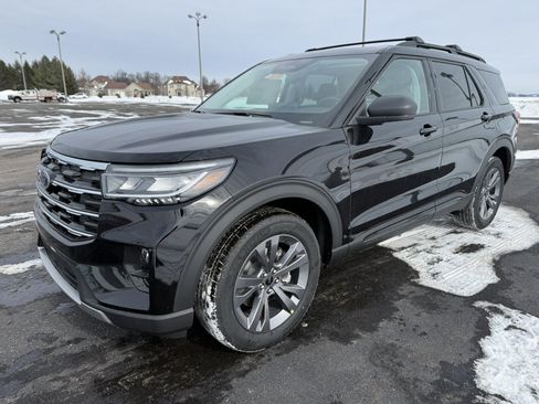 New 2026 Ford Explorer Active w/ Active Comfort Package AWD/4WD image 3
