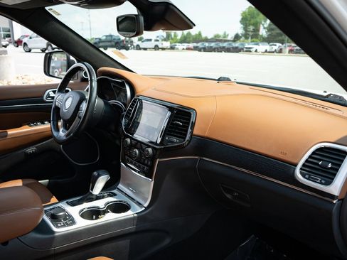 Used 2021 Jeep Grand Cherokee Summit w/ Platinum Series Group AWD/4WD image 22