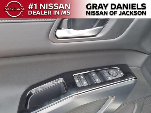 New 2026 Nissan Pathfinder SL FWD image 12