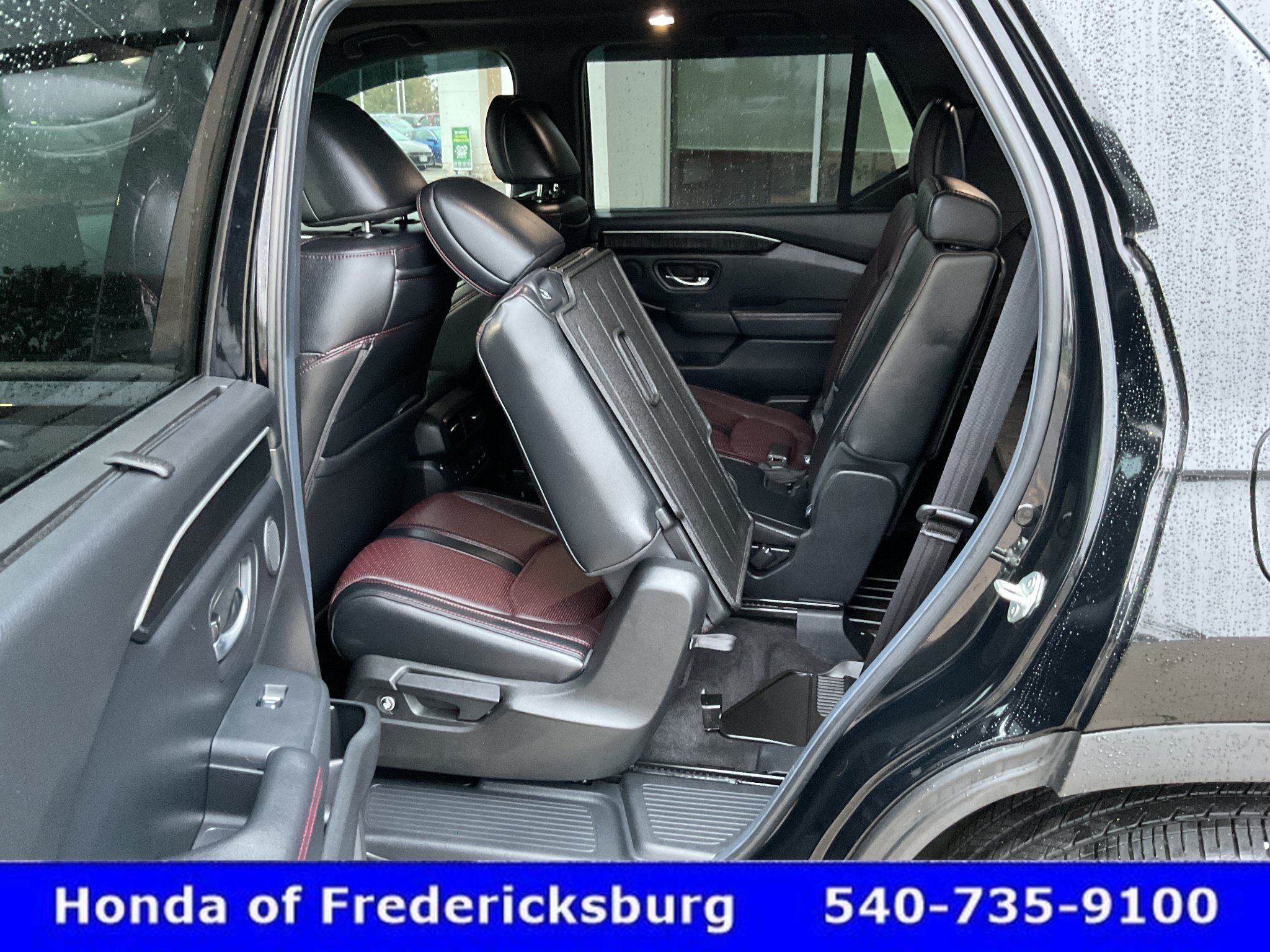 Certified 2025 Honda Pilot Black Edition image 30