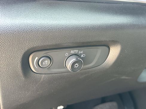 Certified 2022 Chevrolet Traverse LT image 17