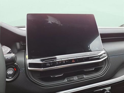 New 2026 Jeep Compass Latitude image 19