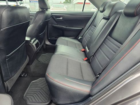Used 2015 Toyota Camry SE FWD image 17