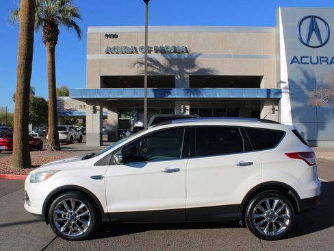 Used 2015 Ford Escape SE w/ SE Chrome Package image 2