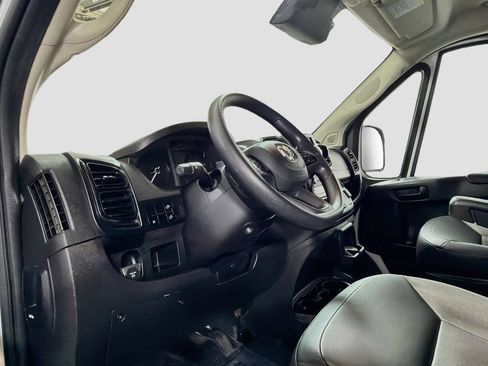 Used 2025 RAM ProMaster 2500 w/ Convenience Group FWD image 11