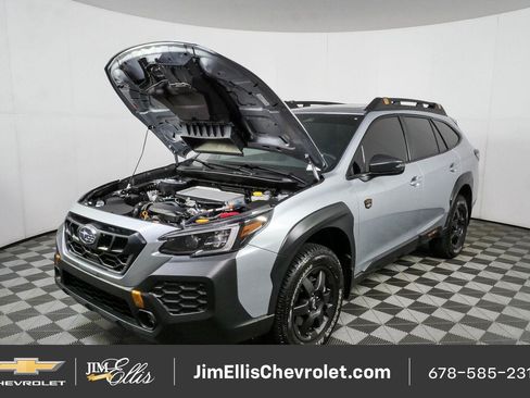Used 2025 Subaru Outback Wilderness w/ Wilderness Package AWD/4WD image 13